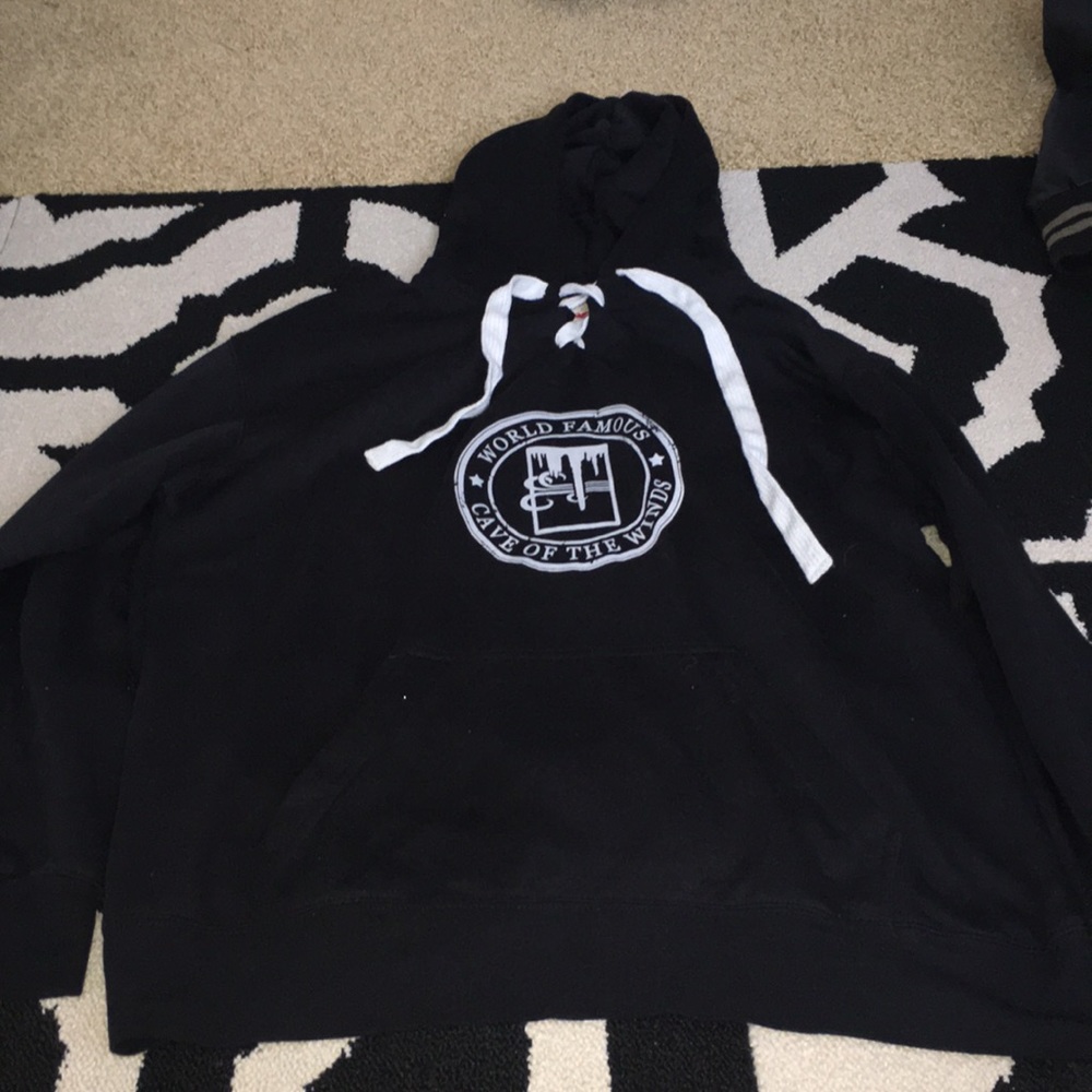 cave of the winds tie hoodie